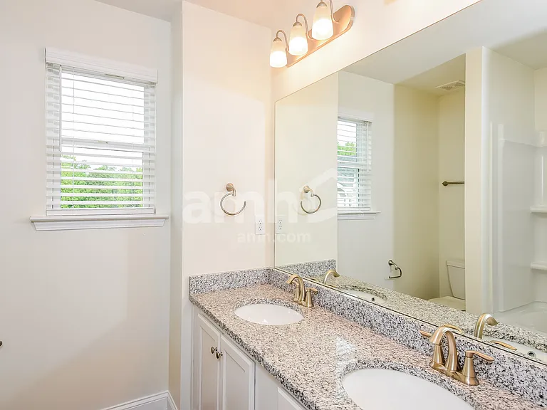 316 Bourne St — Photo 18