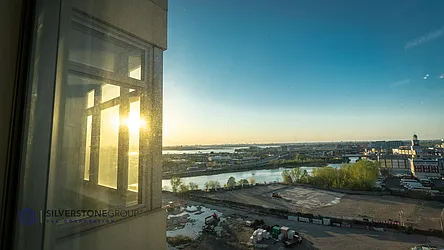 Sold by Silverstone Group USA Corp.