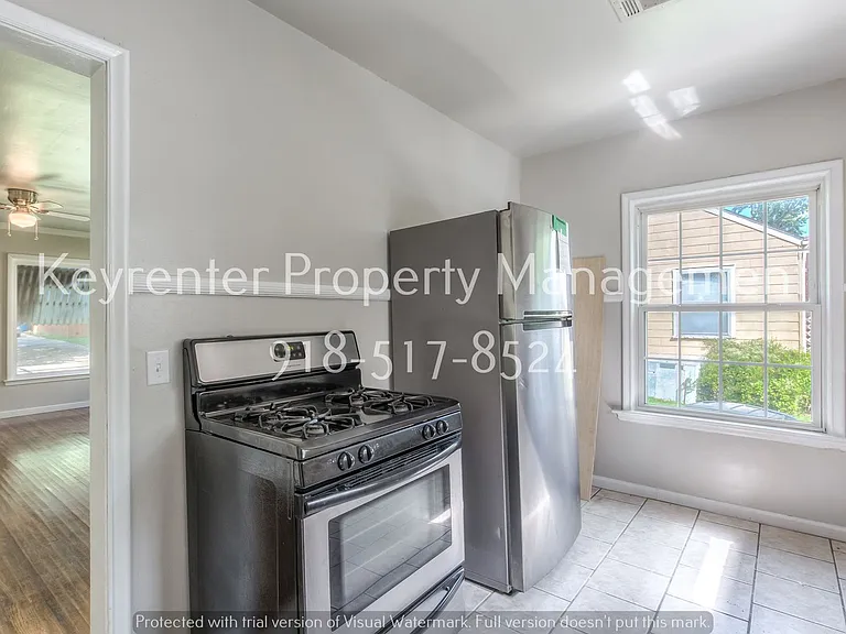 729 N Florence Pl — Photo 12