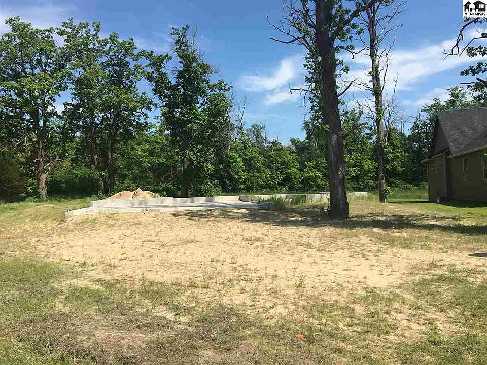 1st image of 2704 Timber Ln