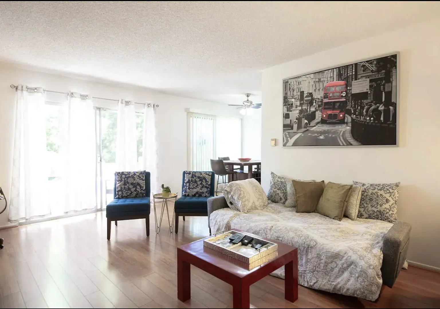 Entire condo in West Hollywood — Photo 4