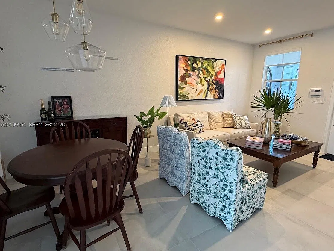 Islands At Doral 1st Addn — Photo 4