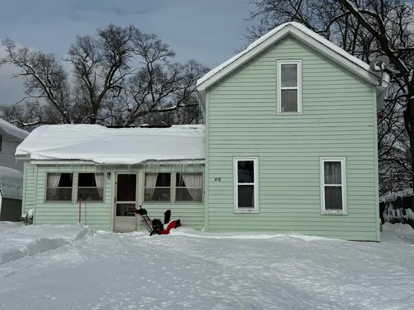 416 Pine St, Fruitport, MI 49415