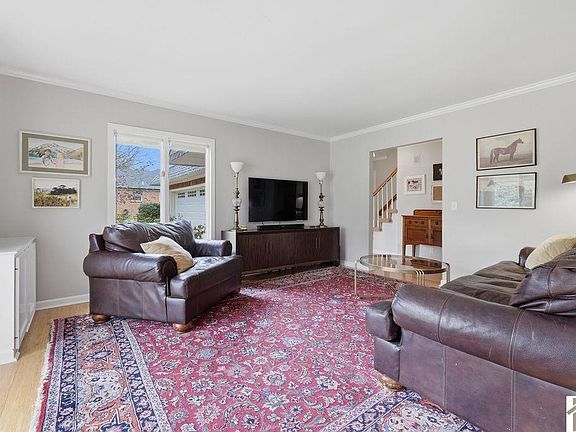 4th image of 1519 London Dr