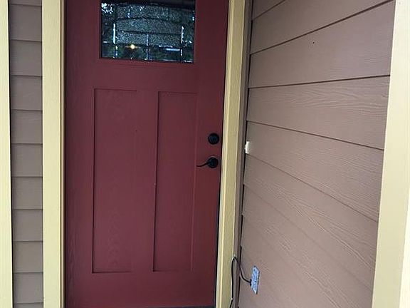 2nd image of 106A Briarwood Ln