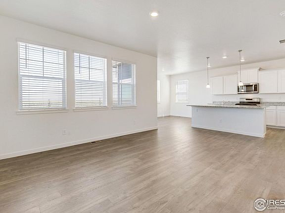 3rd image of 722 Gareth Ln