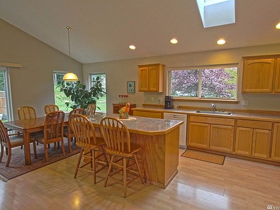 2nd image of 919 Haven Pl