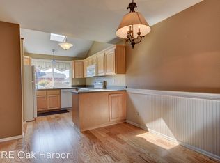 321 NE Nunan Loop #1, Oak Harbor, WA 98277