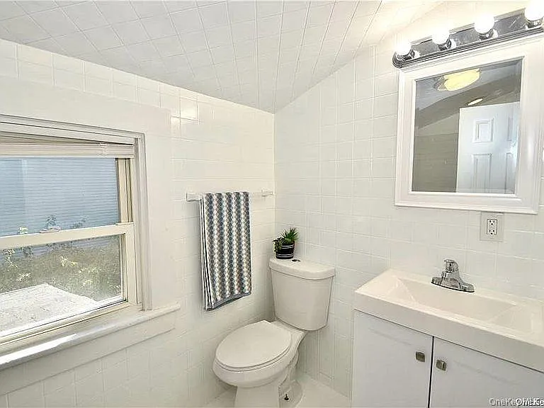 1 bed, 1.0 bath, 1350 sqft, $2,400 — Photo 4
