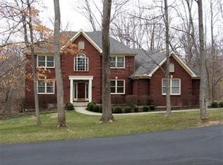 1490 Greystone Ln, Milford, OH 45150