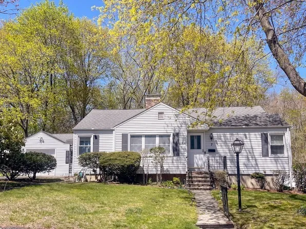 7 Woodway Dr, Shrewsbury, MA 01545