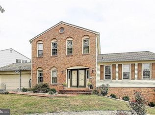 7939 Lake Pleasant Dr, Springfield, VA 22153