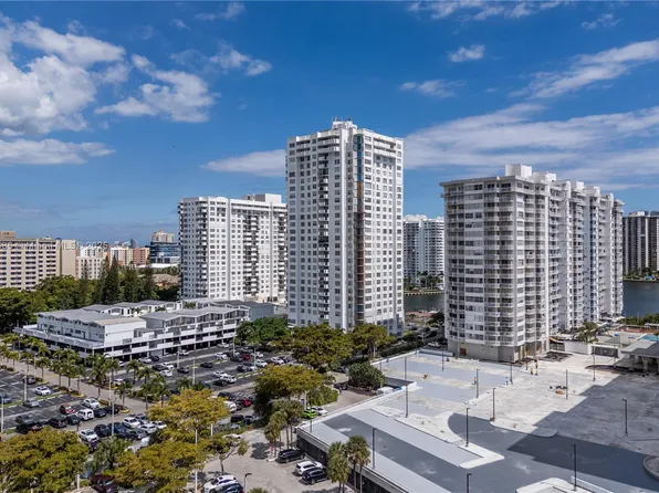 2750 NE 183rd St APT 2601, Aventura, FL 33160