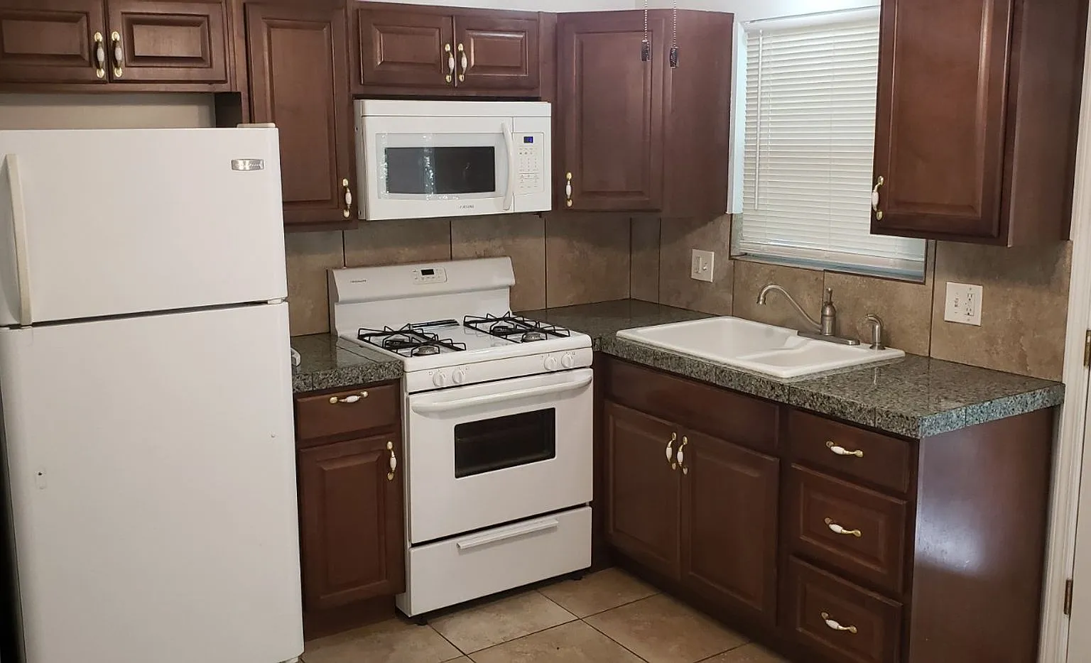 Beautifully updated home — Photo 2