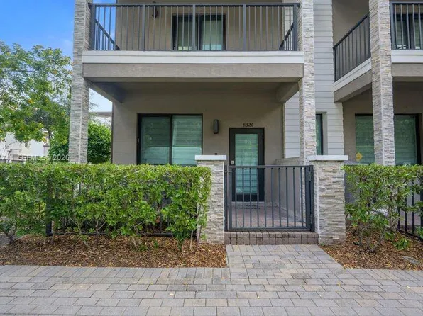 8326 NW 51st Ter, Doral, FL 33166
