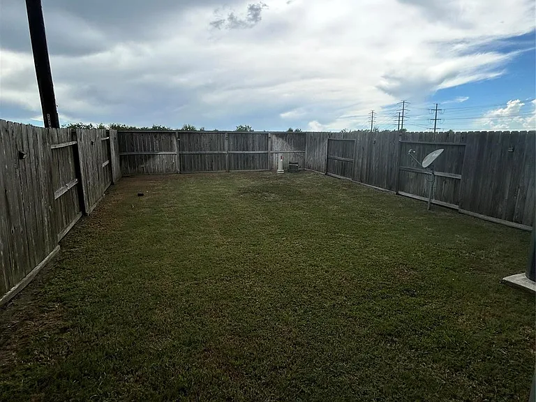 2555 Terrace Point Dr — Photo 24