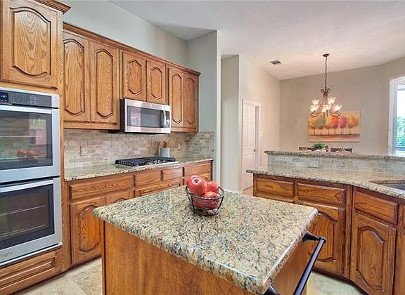 5th image of 120 Meadow Glen Ln