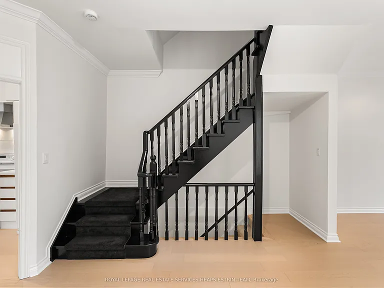 10 Gibson Ave — Photo 21