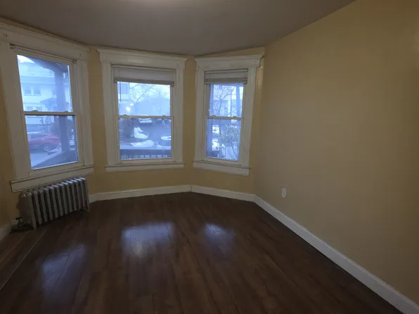 135 Renner Ave #1, Newark, NJ 07112