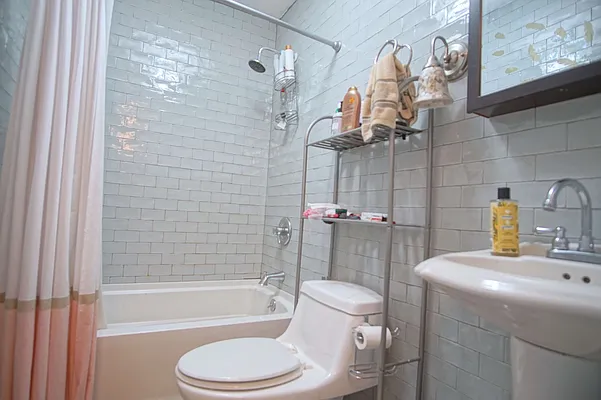 Rented by Lofts and Flats LLC | media 28