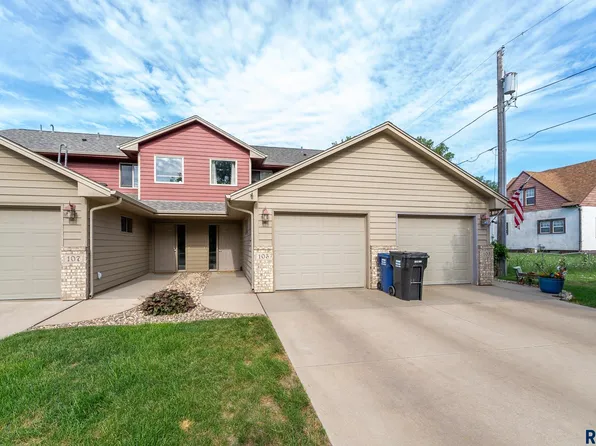 105 Emmett Trl, Harrisburg, SD 57032