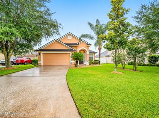 1321 Woodlawn Dr, Orange Park, FL 32065