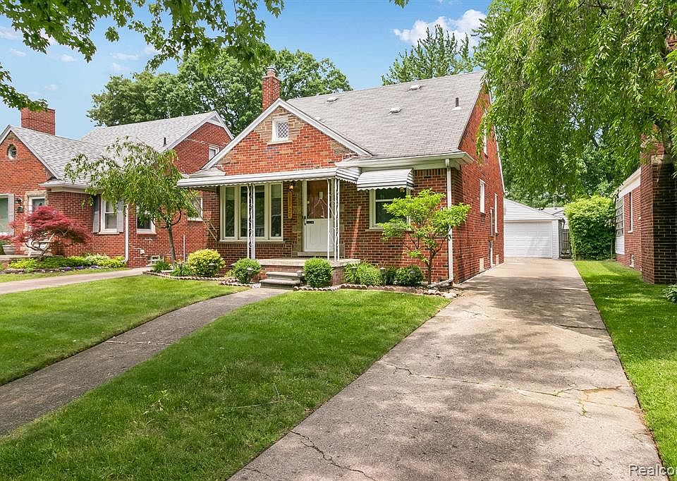 1st image of 21127 Fleetwood Dr