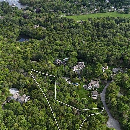 2nd image of 2 Orchard Ln