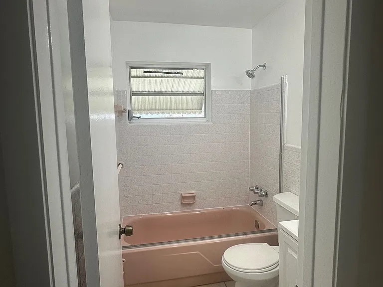 2407 McKinley St #2 — Photo 9