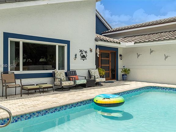 4th image of 801 Mockingbird Ln
