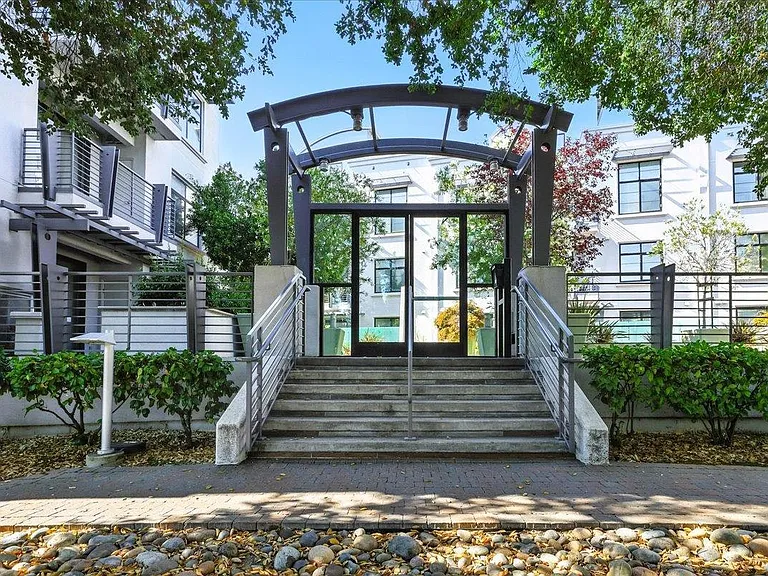 10745 N De Anza Blvd #115 — Photo 47
