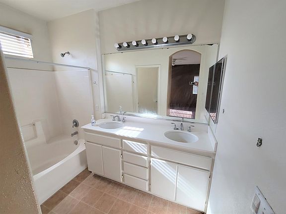 5th image of 10581 Leisure Cir