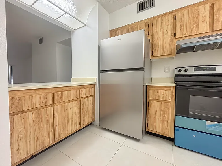 8502 NW 35th Ct #8508 — Photo 5