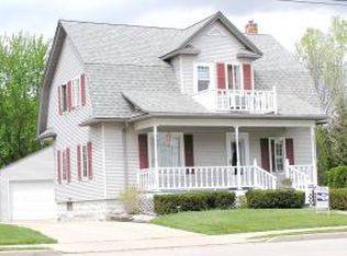 706 Main St, Wrightstown, WI 54180