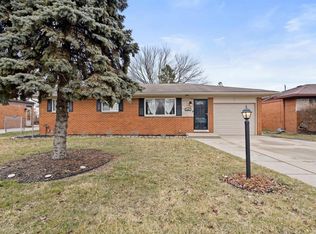 8587 Plumbrook Rd, Sterling Heights, MI 48313
