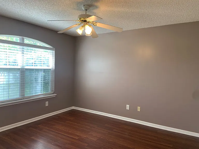 2704 Ian Ct — Photo 4