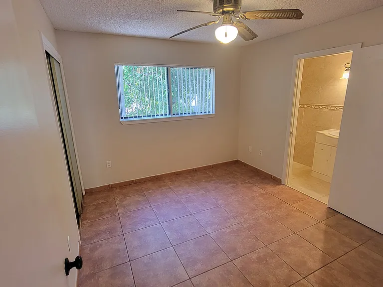 44 Gumbo Limbo Ave — Photo 11