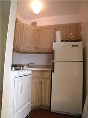 Rented by Peter Ashe | media 3