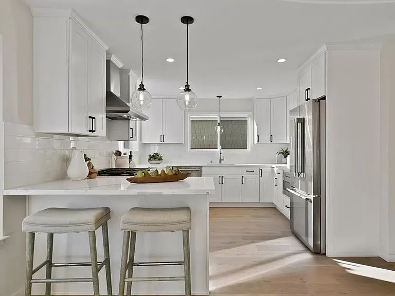 416 Valdez Ave — Photo 6