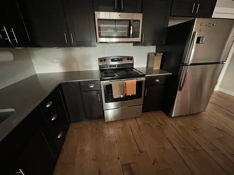 221 E 5th St #305 — Photo 7