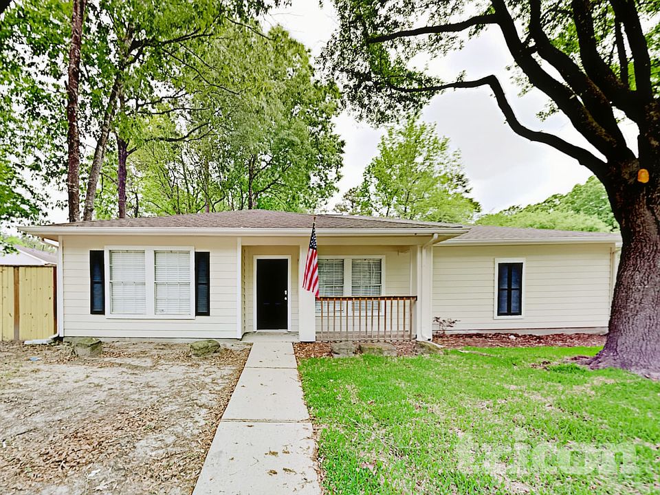 1st image of 21880 Silver Oak Ct