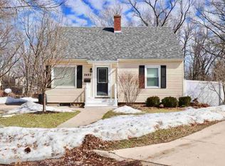 2480 31st Street Ct, Moline, IL 61265