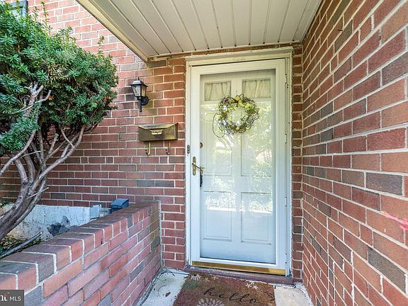 2nd image of 716 Springdell Rd
