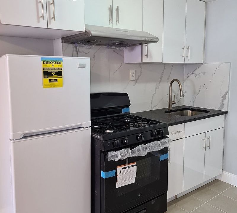 1st image of 81 Allen St #14