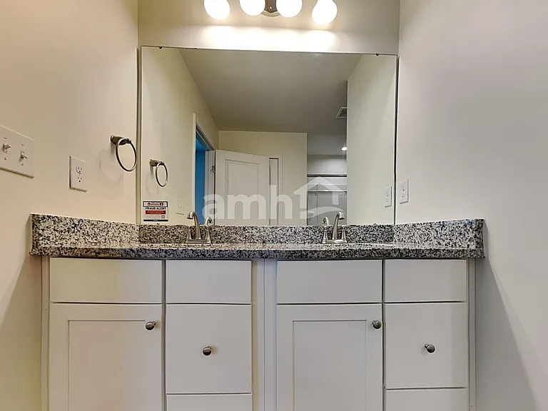 553 Larragan Dr — Photo 12