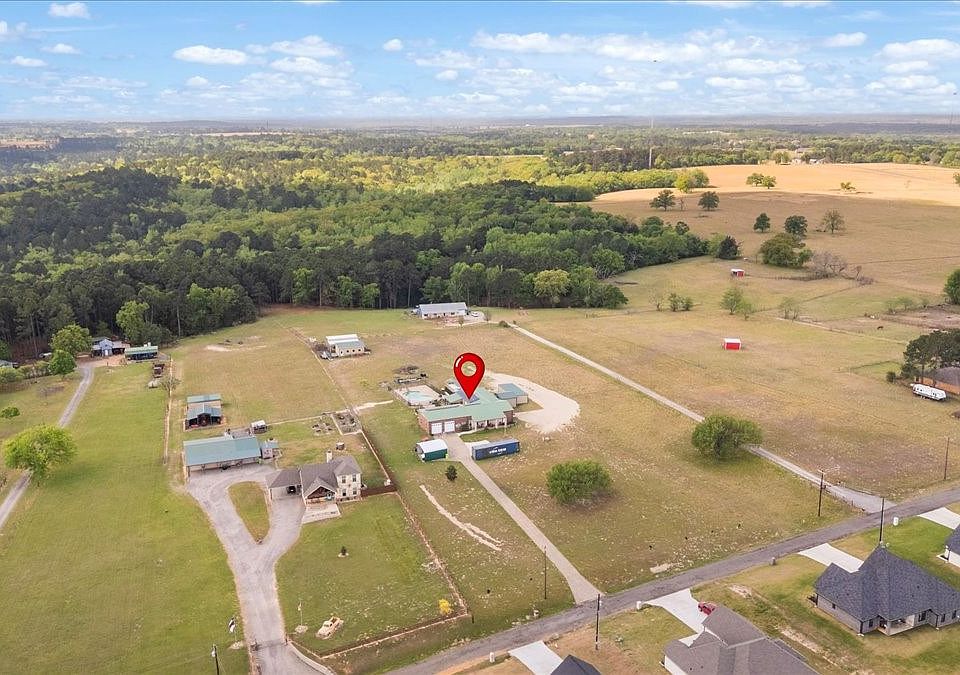 1st image of 15515 Country Way