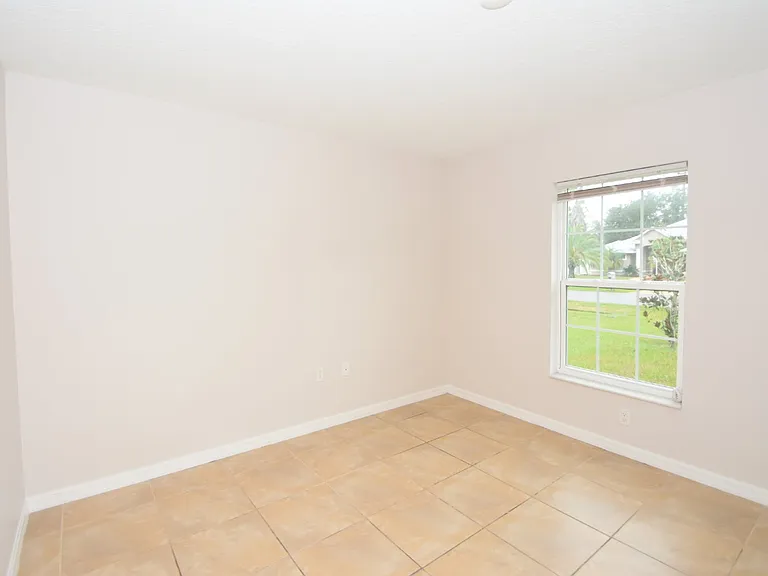 34 Renshaw Dr — Photo 17