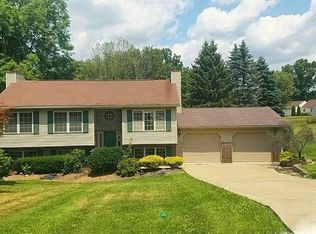 1871 Caroline Ave, Barberton, OH 44203