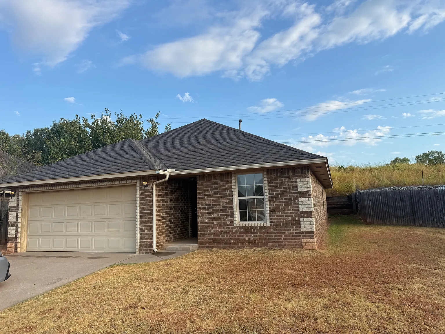 3 bed, 1121 sqft, $1,500 — Photo 2