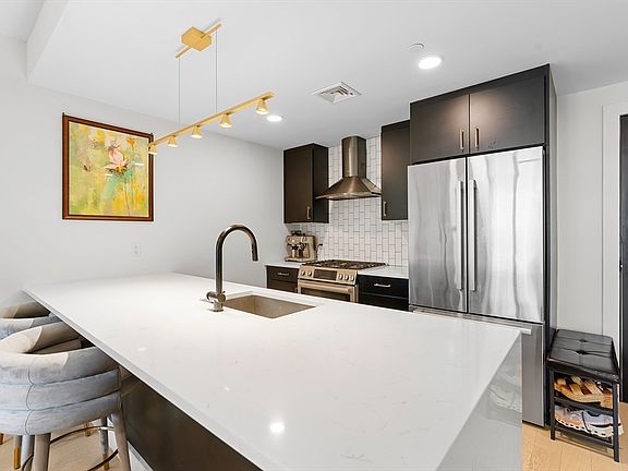 4th image of 395 Alewife Brook Pkwy #3B